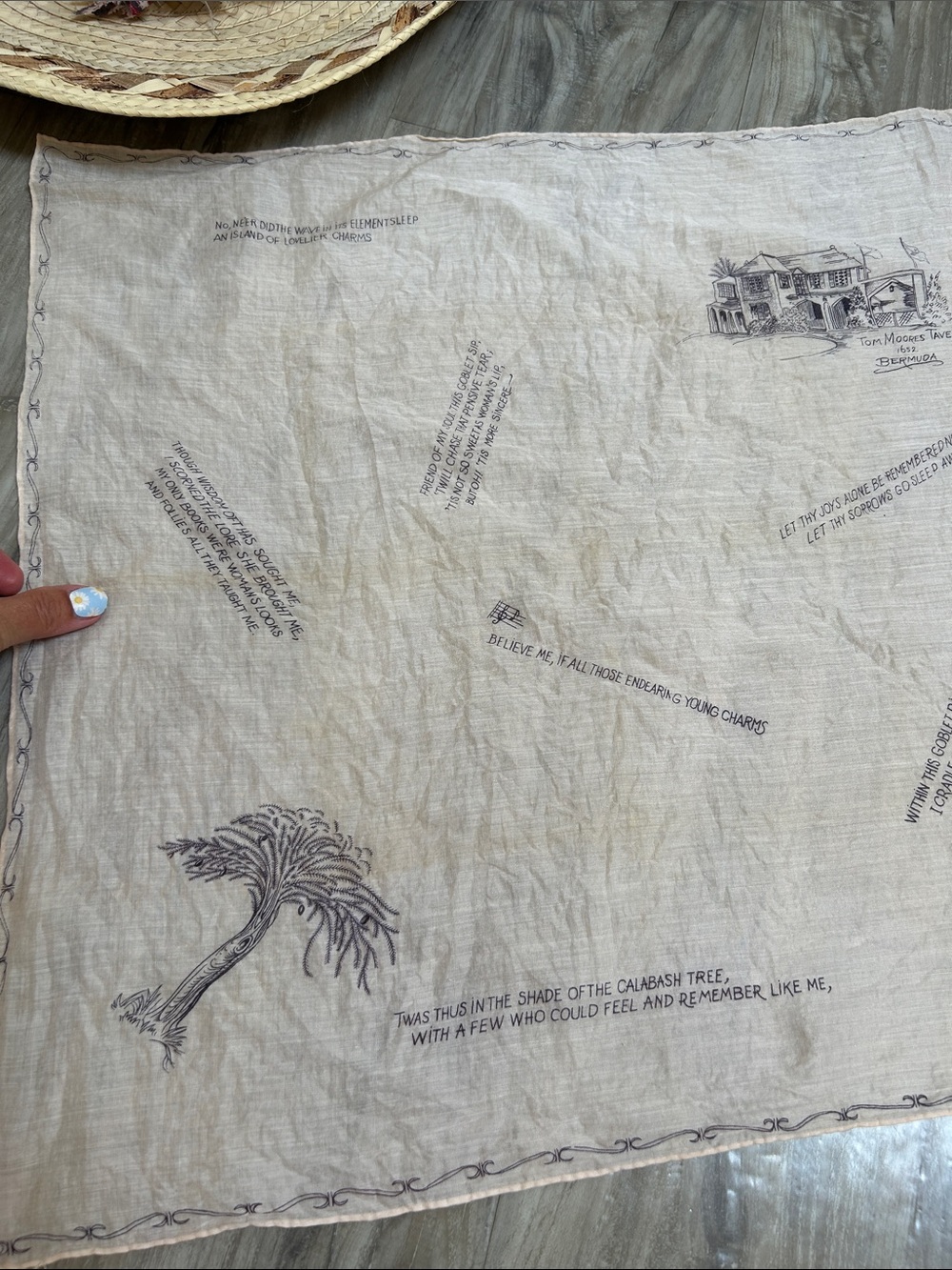 RARE Bermuda Propical Vintage Beige Cotton Scarf with Brown Printed Illustration - Picture 9 of 9